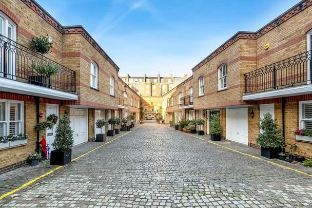 3 bedroom mews to rent - Photo 1