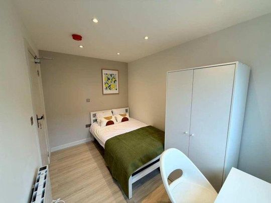 3 bedroom flat to rent - Photo 1