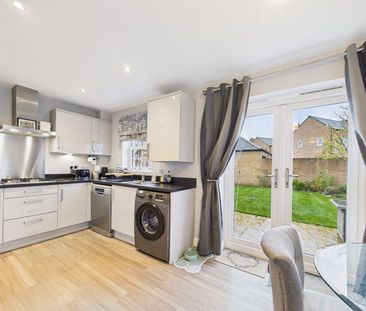 3 bedroom detached house to rent - Photo 3