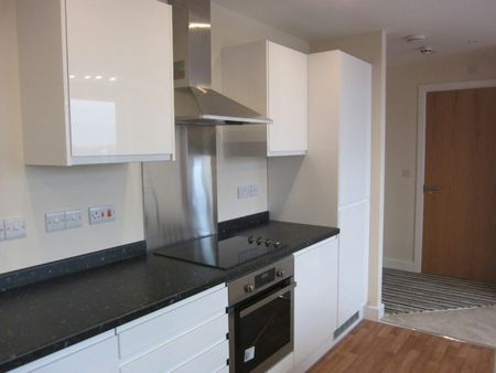 Flat to rent on - Photo 4