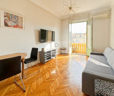 NICE CENTRE BD DUBOUCHAGE GRAND 2P MEUBLE DERNIER ETAGE BALCONS - Photo 4