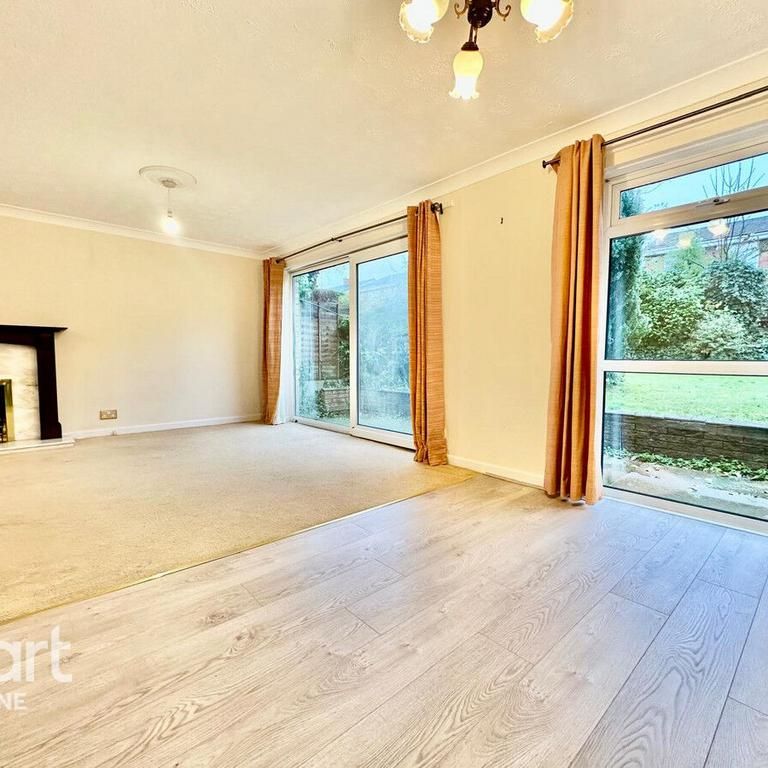 3 bedroom detached house to rent - Photo 1