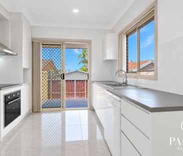Stunning Street Frontage Granny Flat&excl; - Photo 3