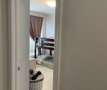 For Lease - 3038 Postridge Drive, Oakville, Ontario - Photo 6