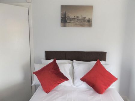 4 bedroom house share to rent - Photo 3