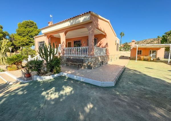 Elche · partida jubalcoy Chalet · Long Rental Period