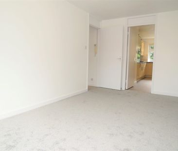 1 Bedroom - Photo 5