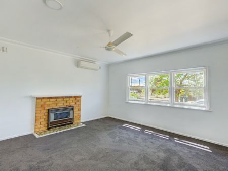 Newly renovated two bedroom unit in South Tamworth - Photo 2