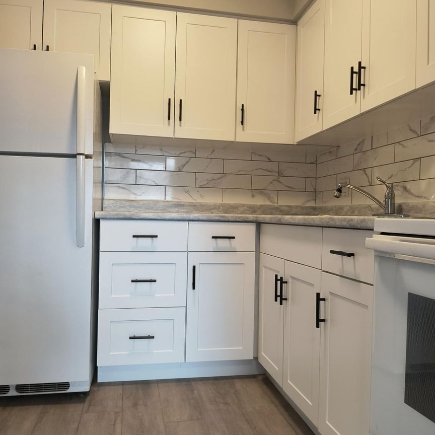 Baraster Place Apartments - Photo 1