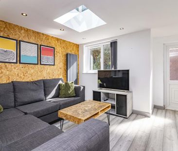 6 bedroom house to rent - Photo 1