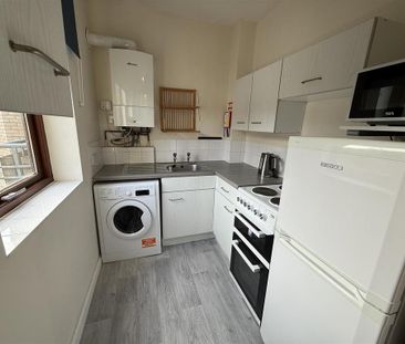 2 bedroom flat to rent - Photo 4