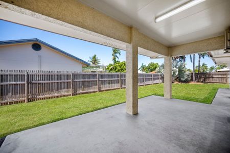 Move-In Ready 4-Bedroom Home in Prime Location - Photo 2