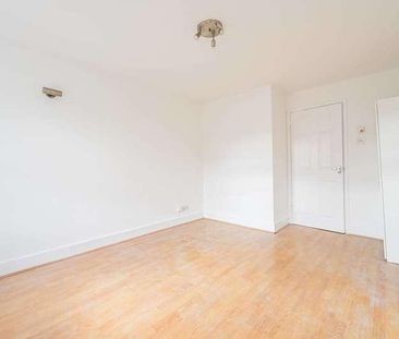 Malmesbury Road, Bow, E3 - Photo 4