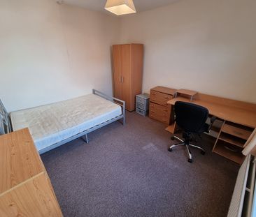 5 Bed Student Accommodation - Photo 6