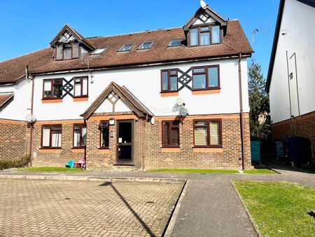 2 Bed Flat, Hazelwood Close, HA2 - Photo 5