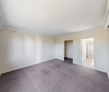 6/5 Kalimna Street, Essendon - Photo 2