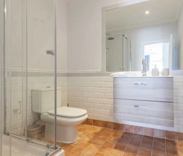 Room in a shared 41-bedroom apartment for rent in Justicia - Foto 3