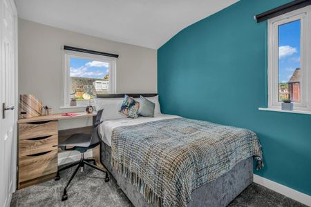 5 bedroom flat to rent - Photo 4