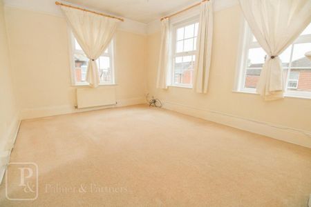 2 bedroom maisonette to rent - Photo 4