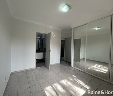 Well Presented home with Modern Bathrooms - Photo 3