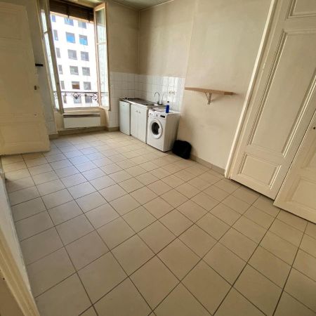 Location Appartement 1 pièce 37m² LYON 3ème - Photo 3