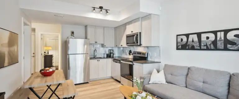 2 Bed Legal Basement suite - FULLY FURNISHED | Edith Row NW, Calgary - Photo 1