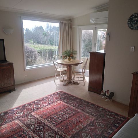 Peaceful Country Cottage - Photo 1