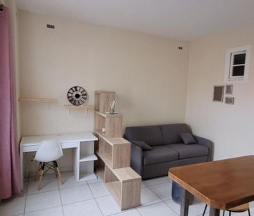 Location Appartement 1 pièce Meublé 27m² ISSY LES MOULINEAUX 92130 - Photo 1