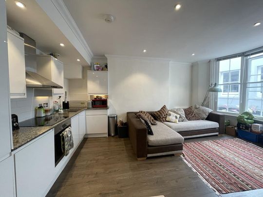 2 bedroom maisonette to rent - Photo 1