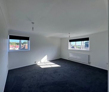 Firle Court, Yeomanry Close, Epsom, Surrey, KT17 4DD - Photo 5