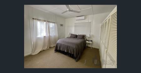 Charming Renovated Home in Prime Walkervale Location - Photo 4