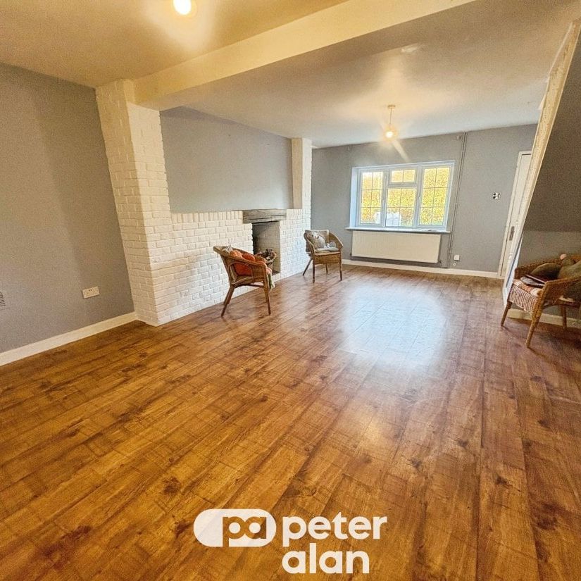 New Road, Kenfig Hill, Bridgend - Photo 1