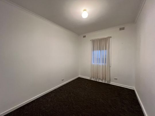 Cosy two bedroom home - Photo 1