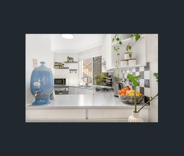 Executive Townhouse Living!! - Photo 6