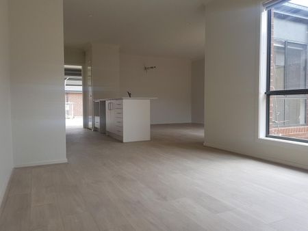 EASY MAINTENANCE BEDROOM HOME WITH STUDY - Photo 5