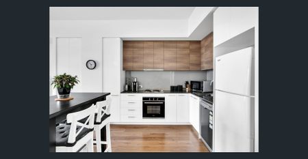 Contemporary Living in the Desirable St Clair - Photo 2