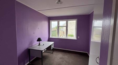 3 Bedroom in Sought After Chapman Crescent - Photo 3