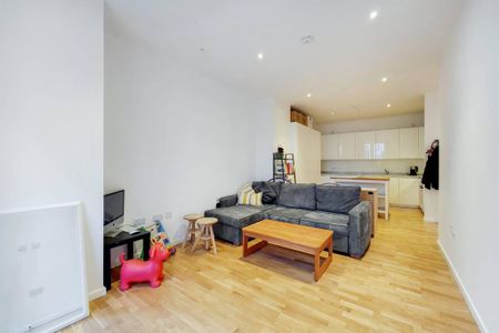 1 bedroom flat to rent - Photo 2