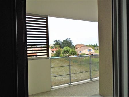 Location Appartement 2 pièces 38m² LAUNAGUET 31140 - Photo 4