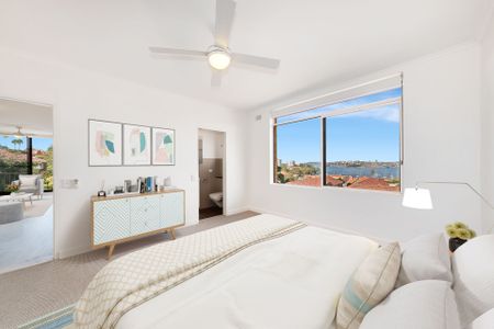 Sunny Renovated Apartment with Iconic Sydney Harbour Views - Photo 2