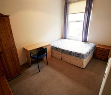 6 bedroom terraced house to rent - Photo 5