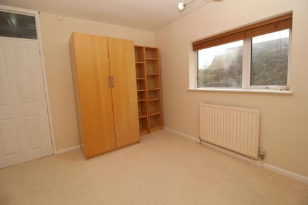 3 bedroom terraced house to rent - Photo 3