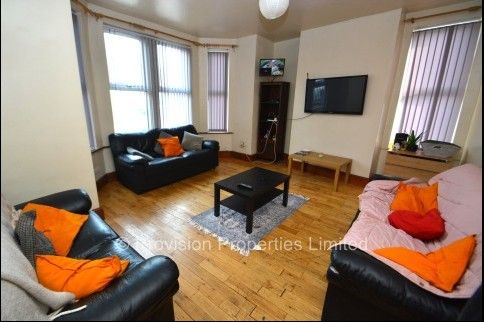 8 Bedroom Student Houses Central Hyde Park - Photo 1