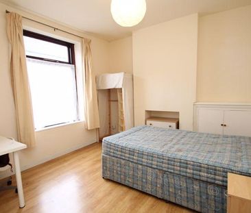 4 bedroom terraced house to rent - Photo 2