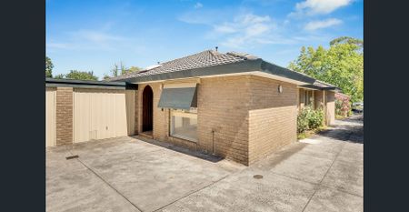 Superb Balwyn High School town living - Photo 2