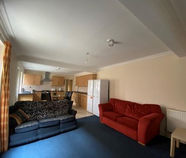 7 bedroom terraced house to rent - Photo 4