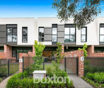 Stunning, Executive 2 Bedroom, 2 Bathroom Townhouse! - Photo 5