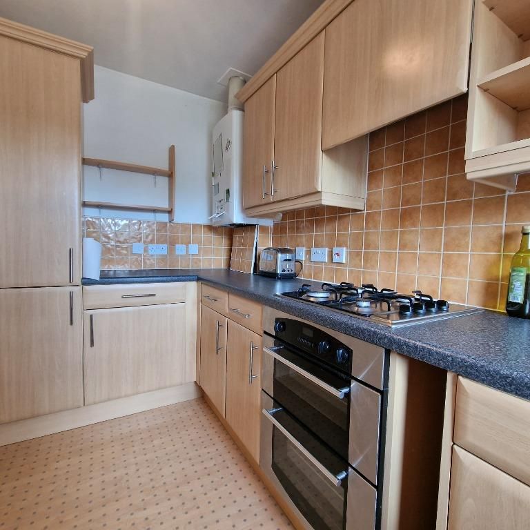 2 bedroom flat to rent - Photo 1