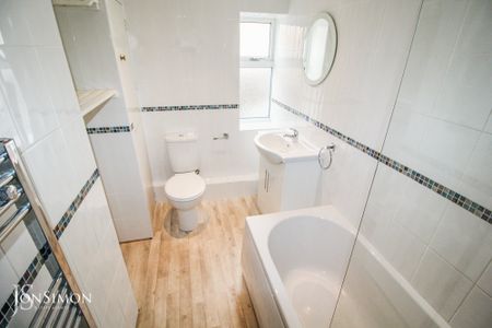 Bolton Road West, Ramsbottom - Photo 4