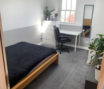 Room in a Shared House, Queenscourt, HA9 - Photo 1